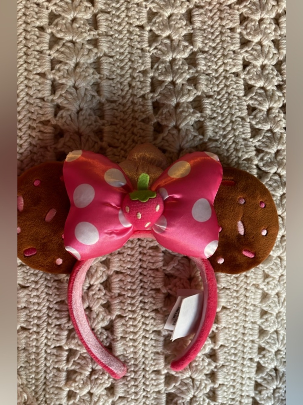 Munchlings x Disney Parks Pink Polka Dot Strawberry Bow Minnie Ears